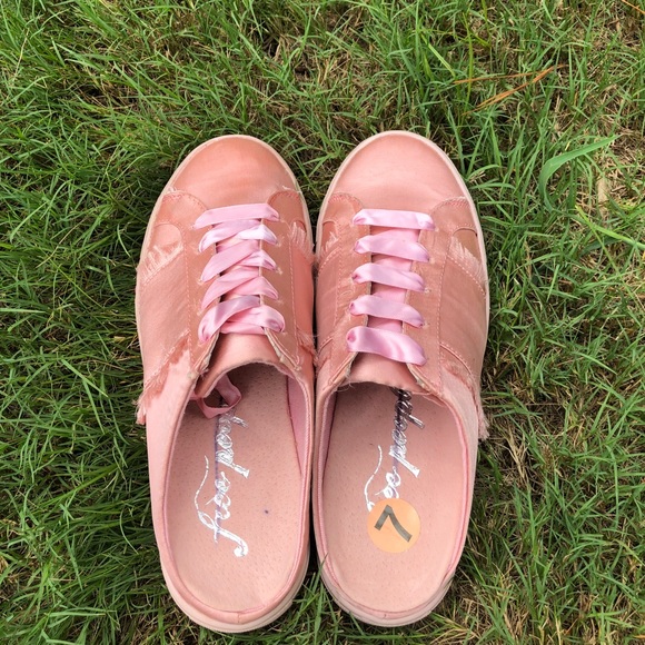 NWOT Free People Mules - Picture 2 of 5